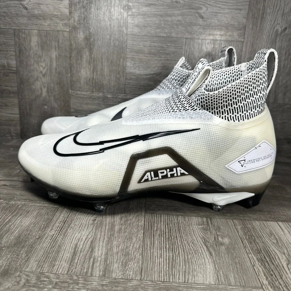 Nike Alpha Menace Elite 3 Men 13.5W White Flyknit Football Cleat NEW DR5661-100